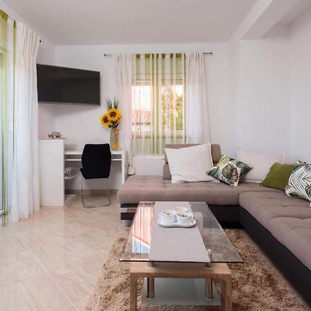 Apartment Lana St Supetar Eksteriør bilde
