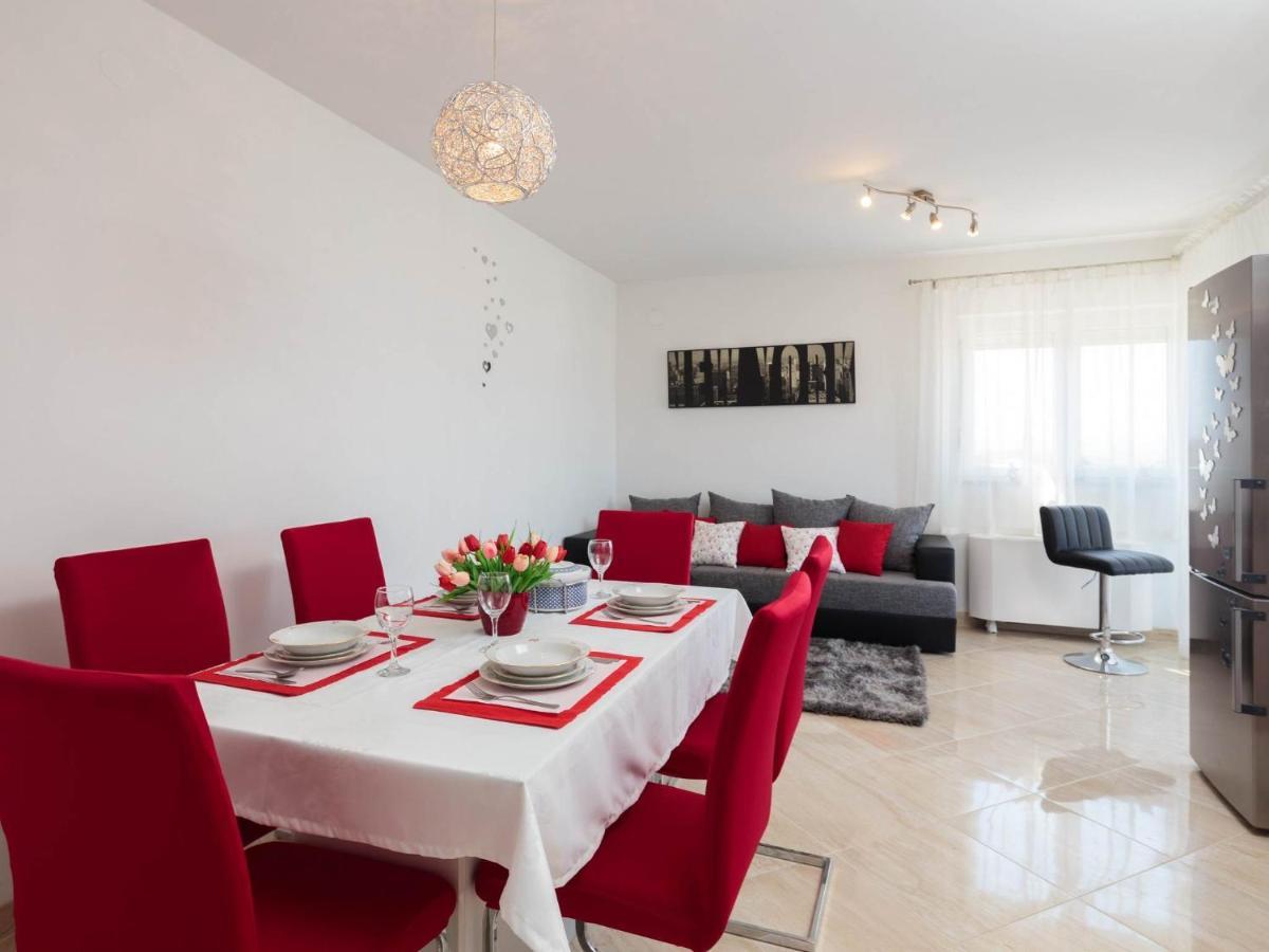 Apartment Lana St Supetar Eksteriør bilde