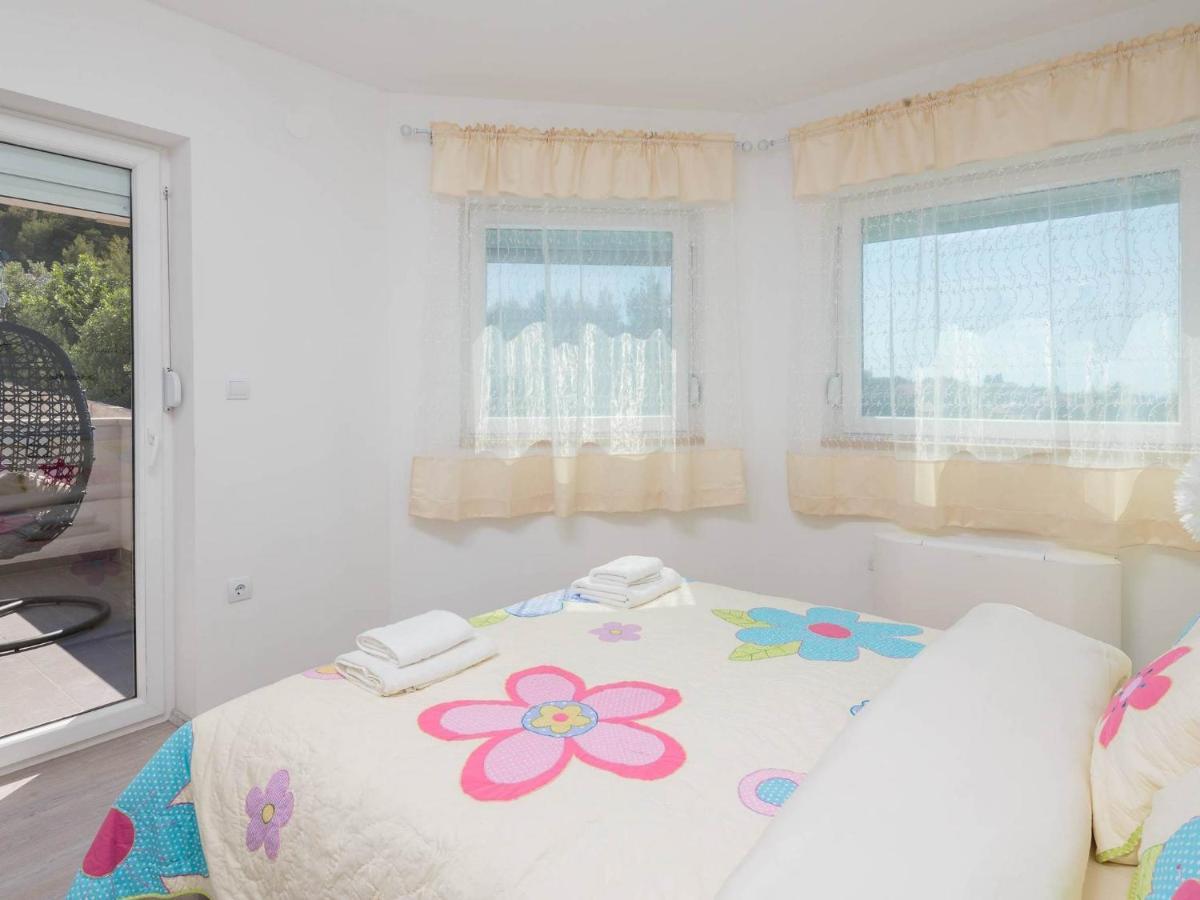 Apartment Lana St Supetar Eksteriør bilde