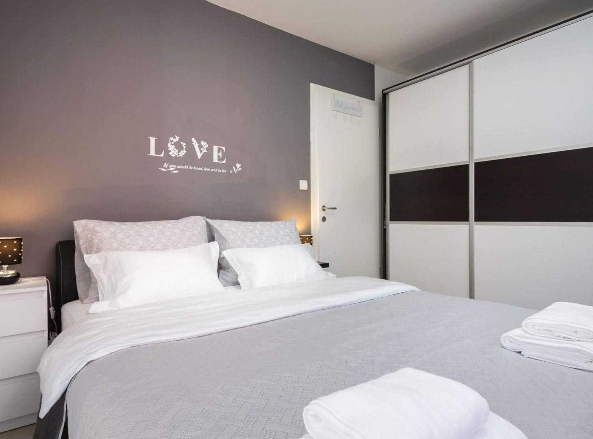 Apartment Lana St Supetar Eksteriør bilde